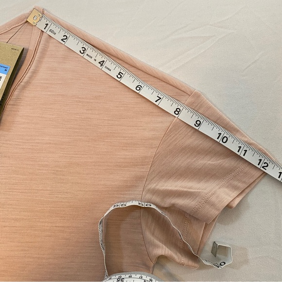 NWT! Nike Yoga T-shirt, size Medium - Picture 14 of 17